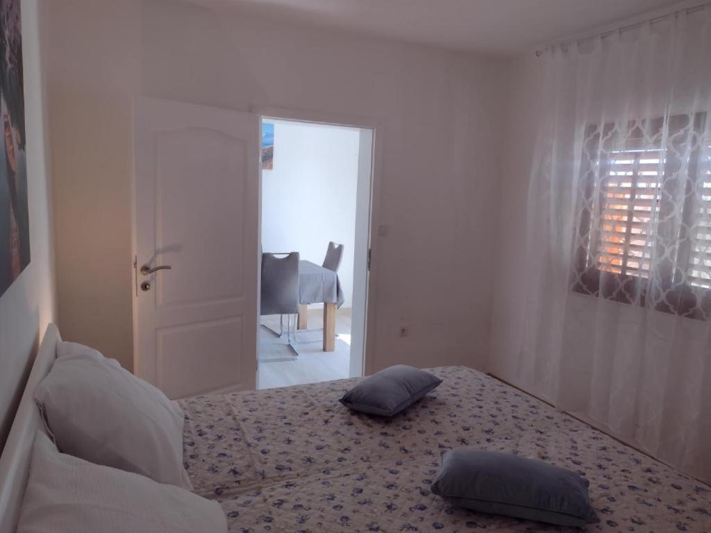 Gordana Apartmani Ljubač Exterior foto