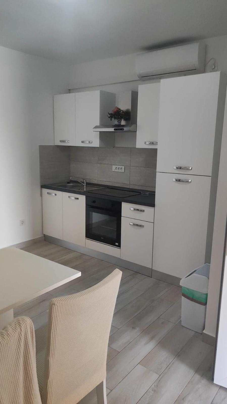 Gordana Apartmani Ljubač Exterior foto